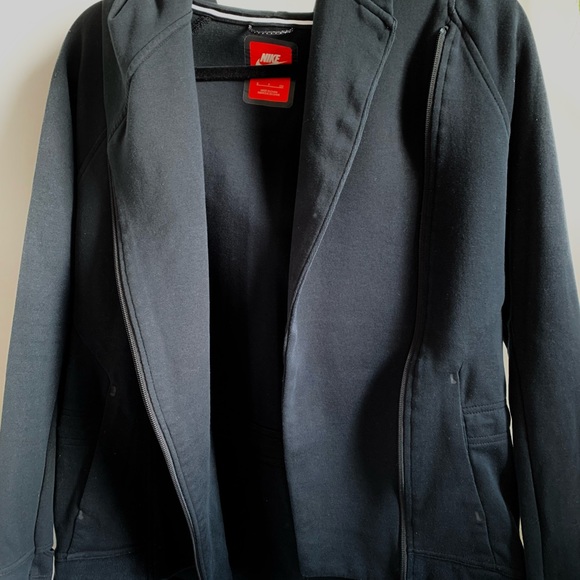 Nike Tech Fleece Cape - Picture 3 of 7